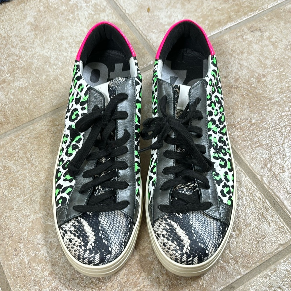 P448 multicolored shoe